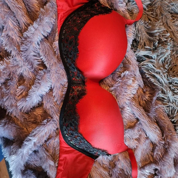 2 Victoria Secret Bras 34DD/E Balcolette Push Up Red Black